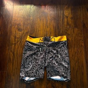 …lost surf shorts
